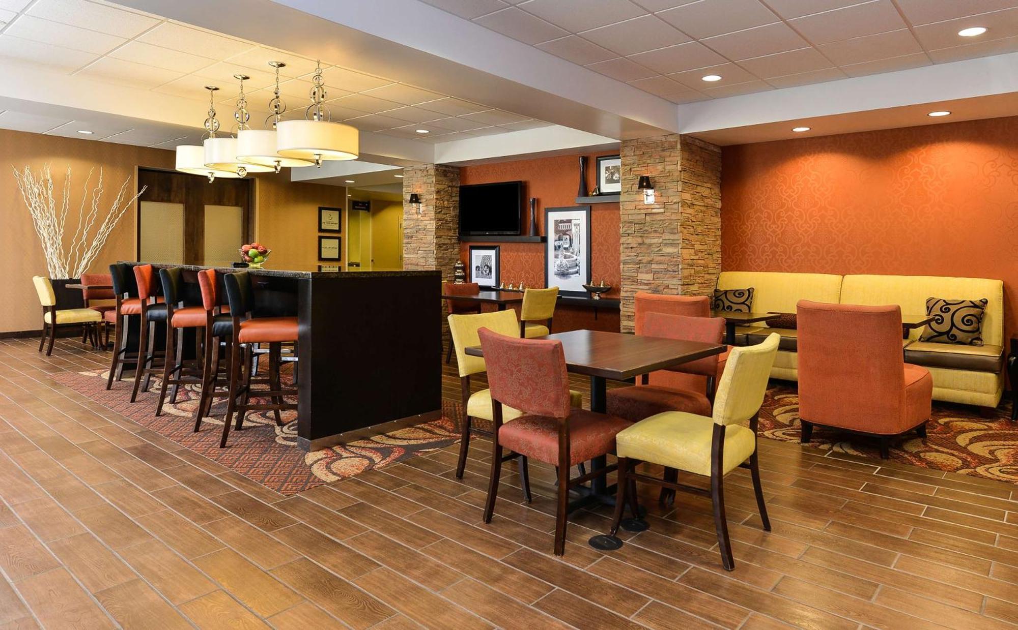 Hampton Inn Clinton Zewnętrze zdjęcie